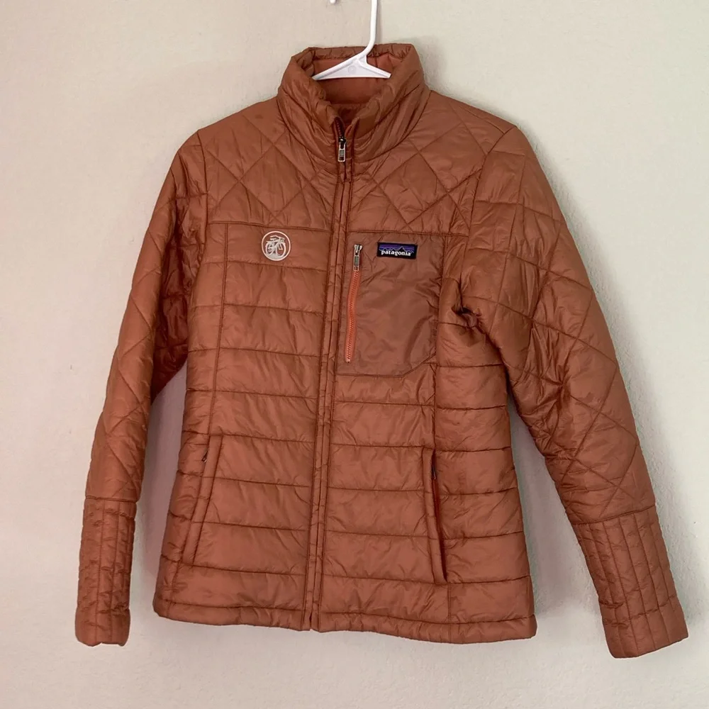 Patagonia Women’s Insulated Puffer Jacket – Size Medium - Picture 1 of 7